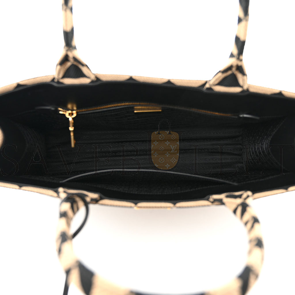 PRADA JACQUARD SAFFIANO TRIANGOLO SYMBOLE EMBROIDERED LARGE TOTE BLACK CORDA 1BA356 (39*31*10cm)