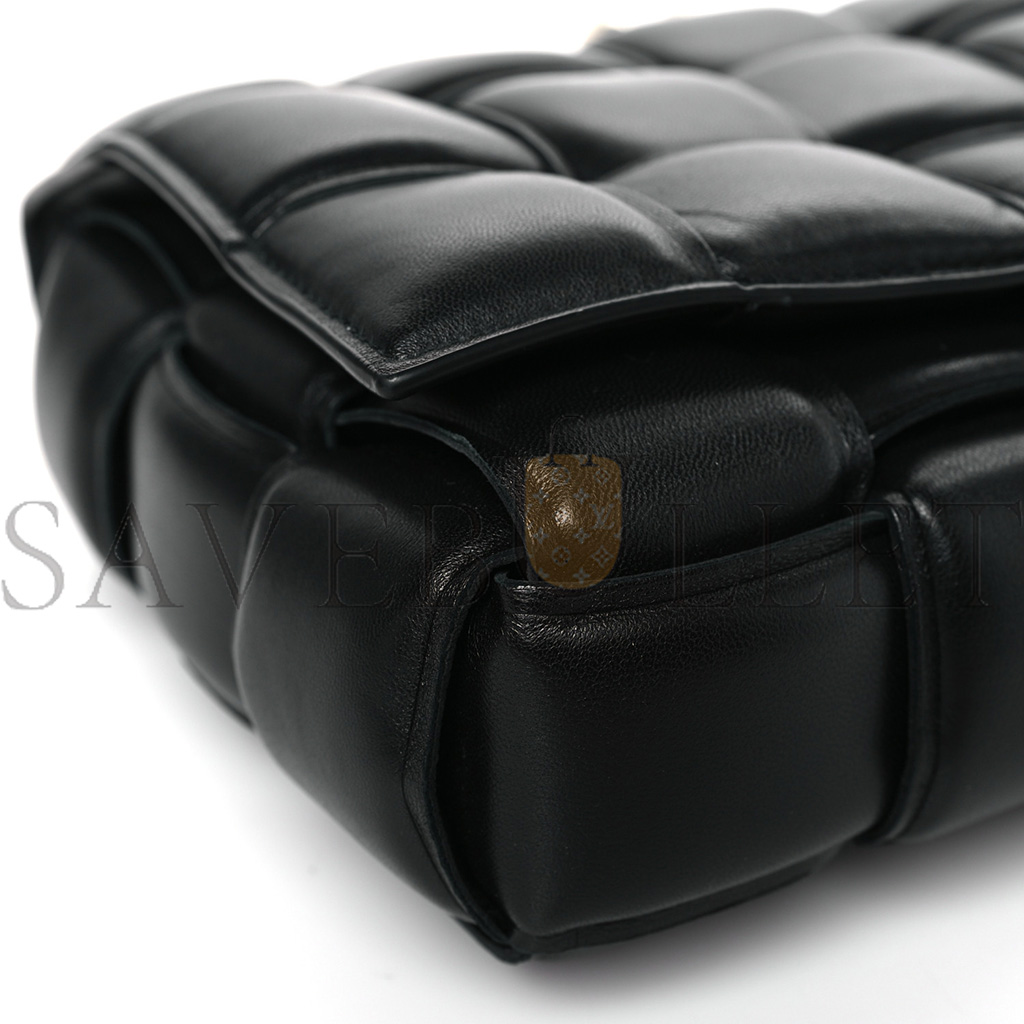 BOTTEGA VENETA LAMBSKIN MAXI INTRECCIO PADDED CHAIN CASSETTE CROSSBODY BAG BLACK (25*17*8cm)