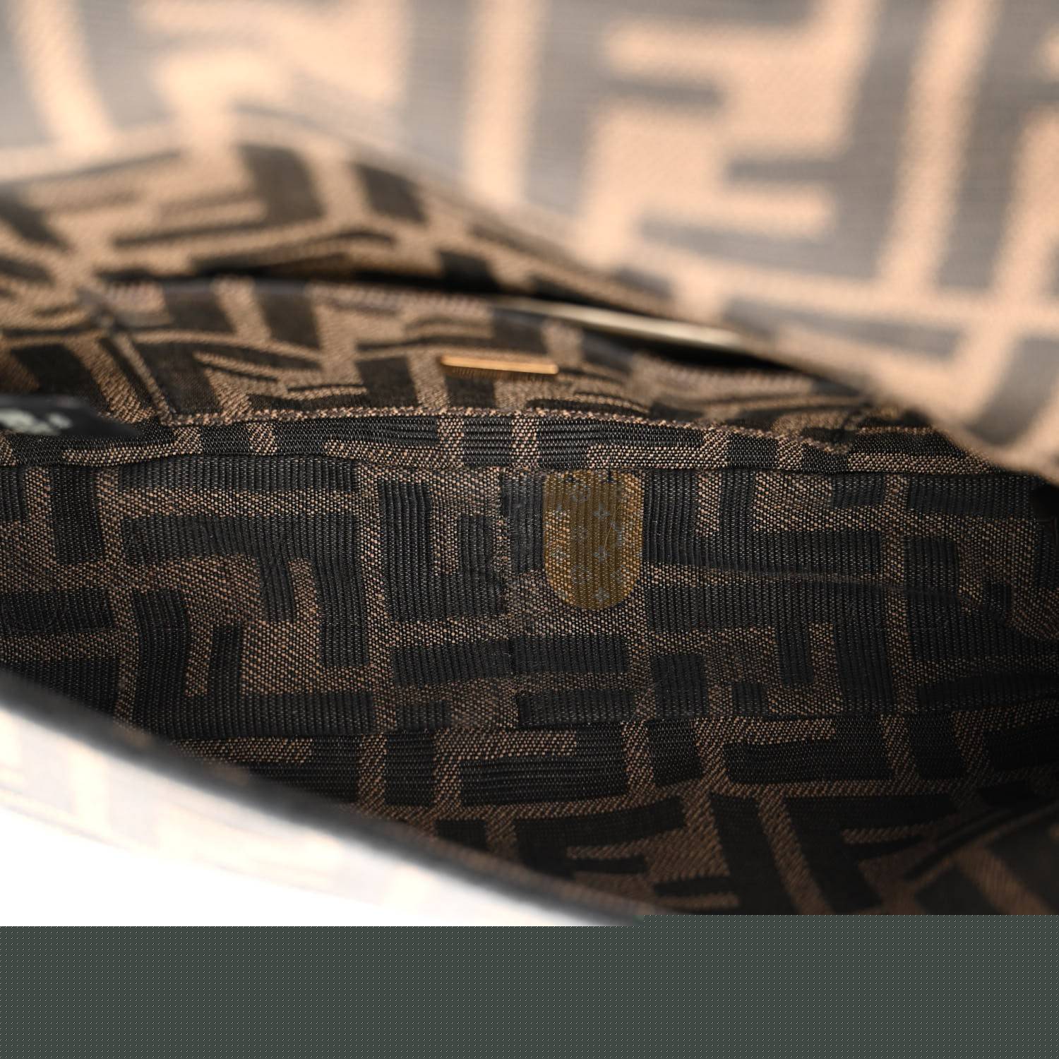 FENDI FABRIC JACQUARD FF 1974 MINI BAGUETTE TOBACCO MORO BLACK (18*11*5cm)