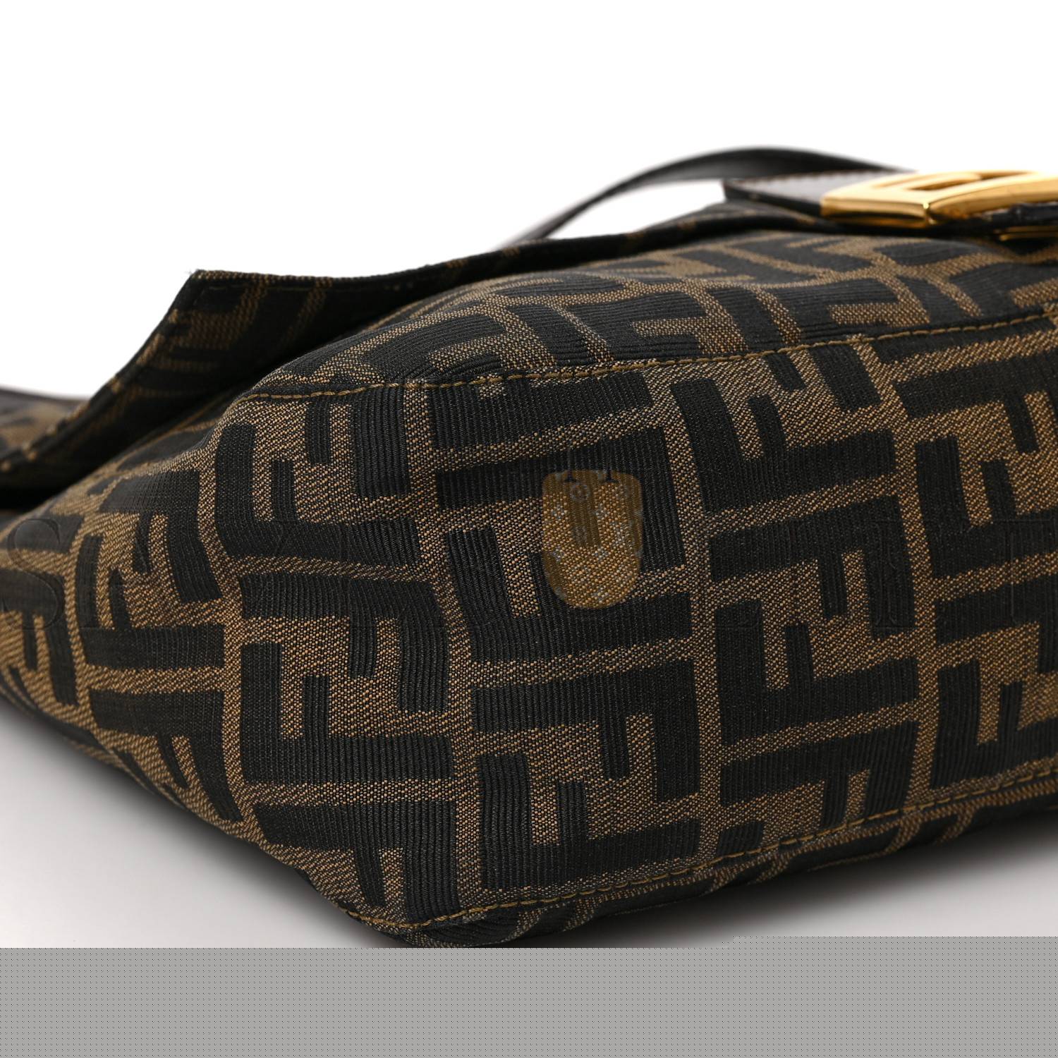FENDI ZUCCA BAGUETTE SHOULDER BAG TOBACCO (29*20*11cm)