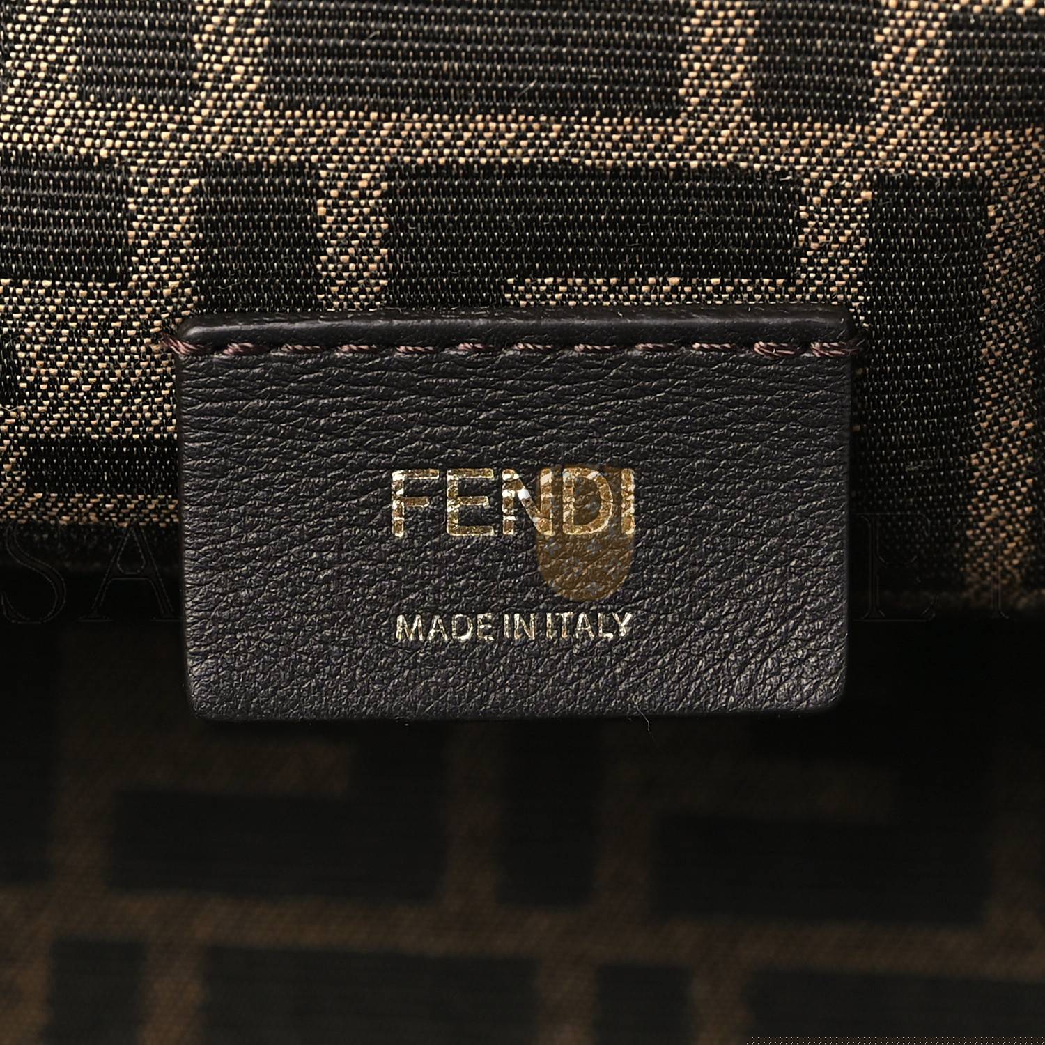 FENDI SHINY NAPPA SMALL FENDI FIRST SAHARA (26*18*9.5cm)