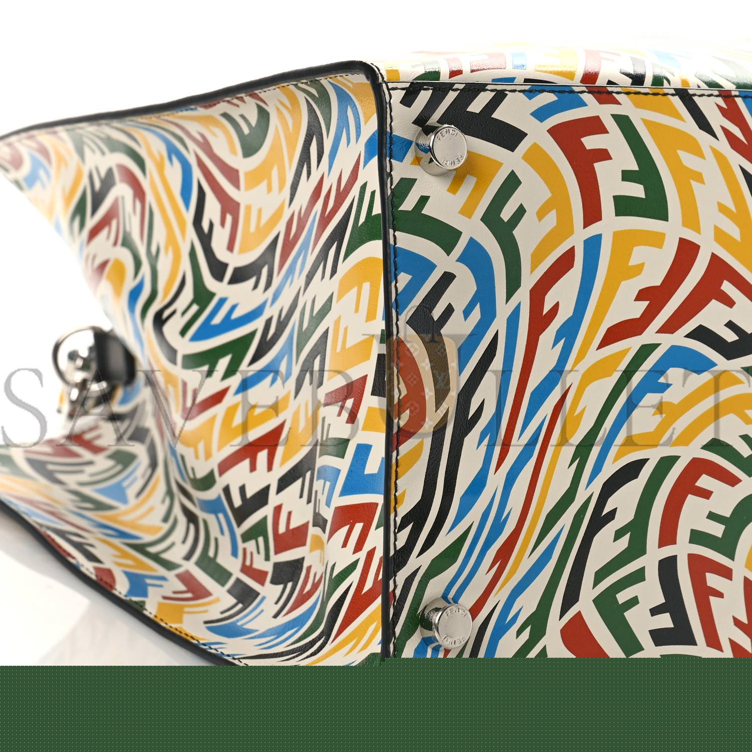 FENDI X SARAH COLEMAN VITELLO GRACE LIGHT FF VERTIGO SHOPPING TOTE WHITE ICE MULTICOLOR (40*34*18cm)