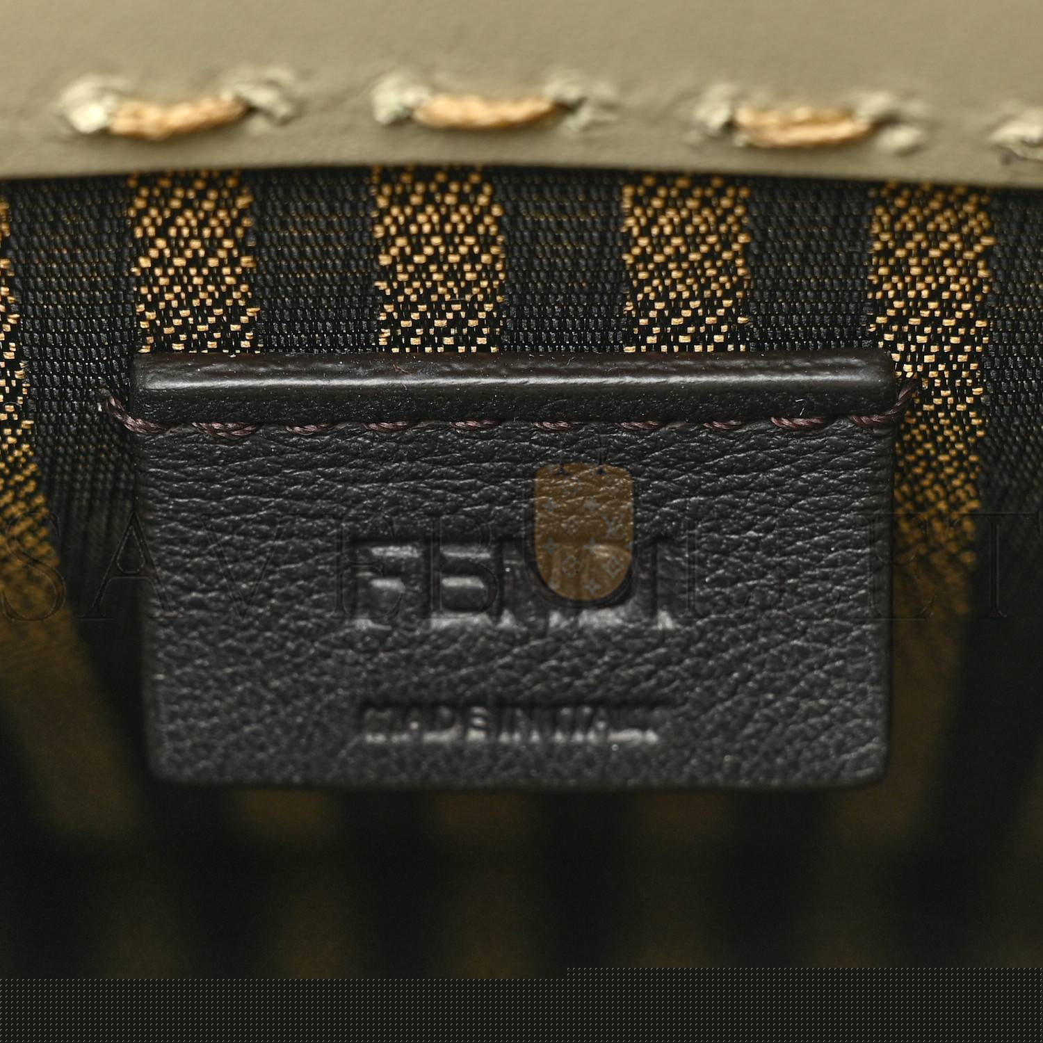 FENDI VITELLO KING PLEXIGLASS LOGO EMBOSSED MINI FENDI SUNSHINE SHOPPER TOTE GREEN TEA (17*13*6cm)