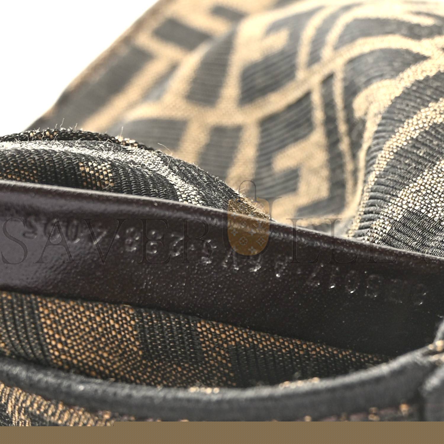 FENDI FABRIC JACQUARD FF 1974 MINI BAGUETTE TOBACCO MORO BLACK (19*11*5cm)