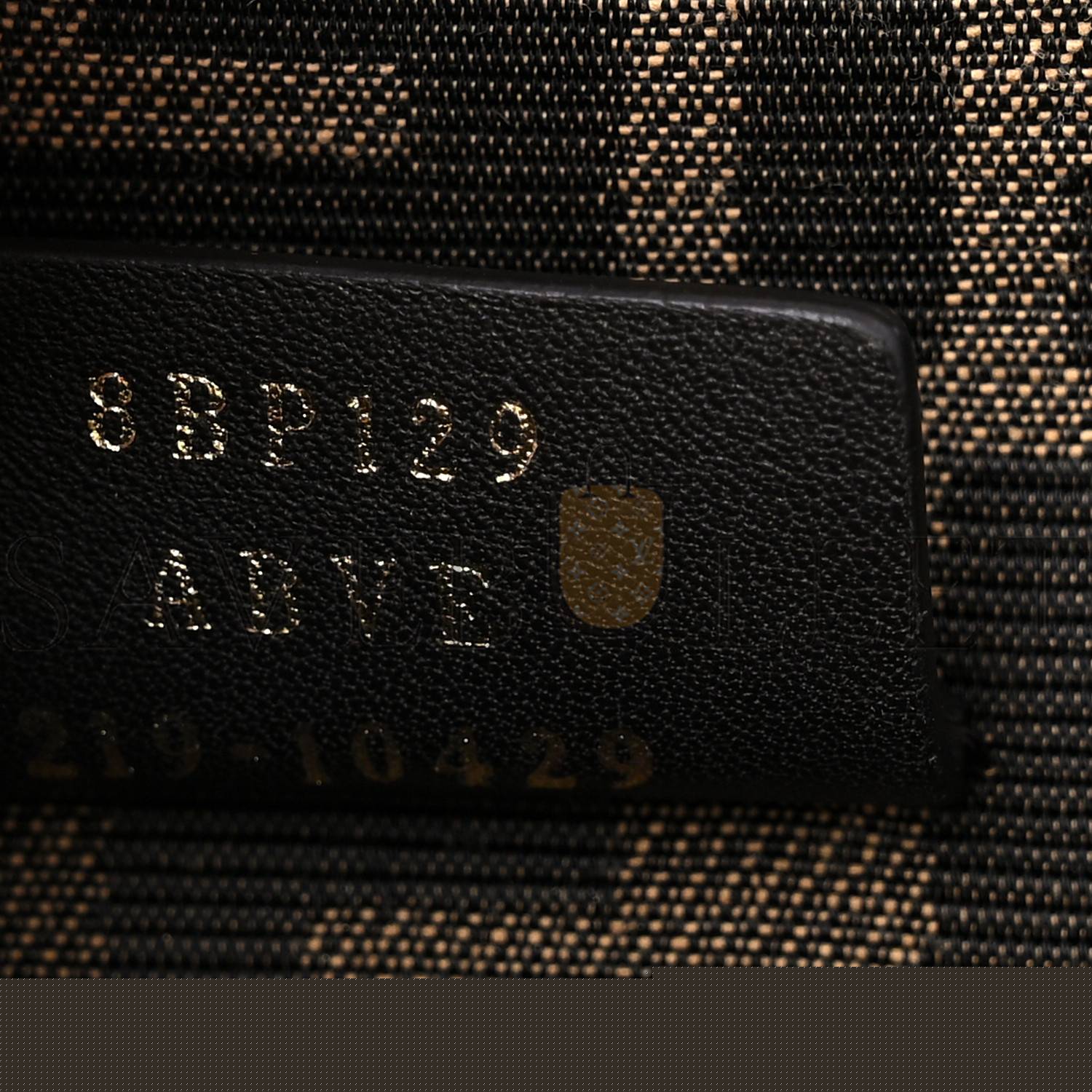 FENDI SHINY NAPPA SMALL FENDI FIRST SAND (26*18*9.5cm)