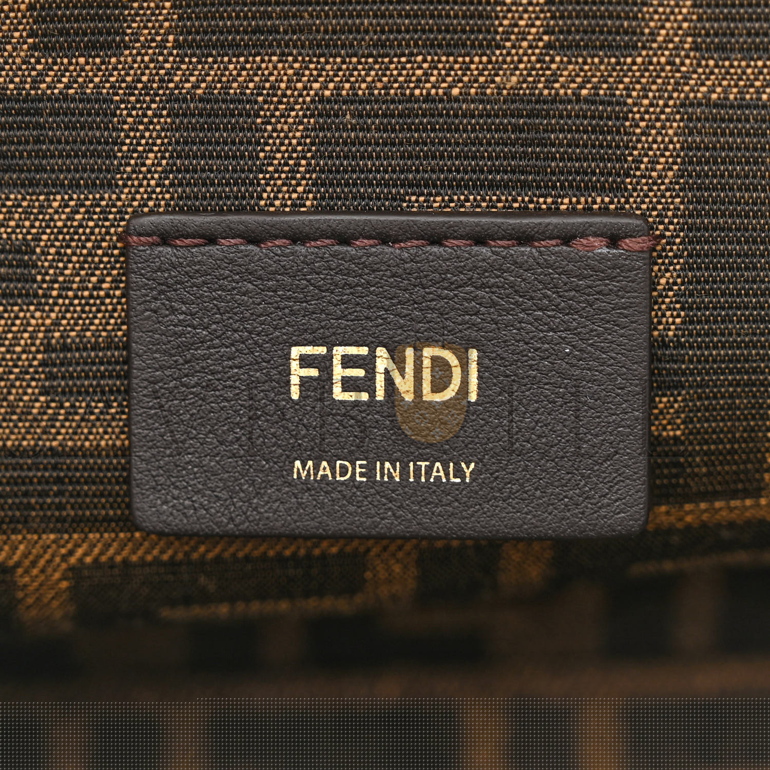 FENDI SHINY NAPPA SMALL FENDI FIRST NUVOLA (26*18*9.5cm)
