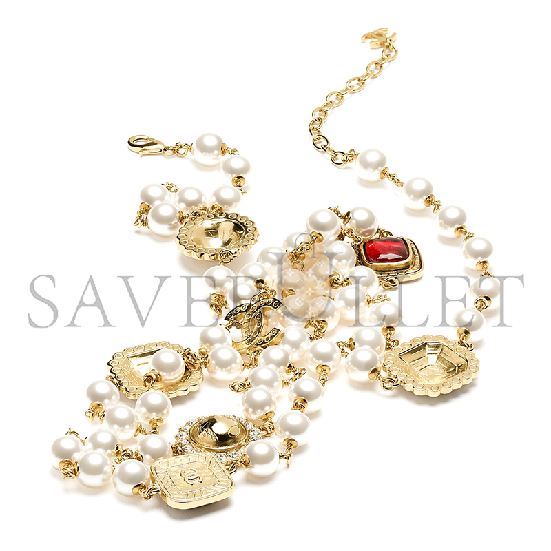 CHANEL LONG NECKLACE METAL, GLASS PEARLS & DIAMANTÉS GOLD, RED, PEARLY WHITE & CRYSTAL ABG681