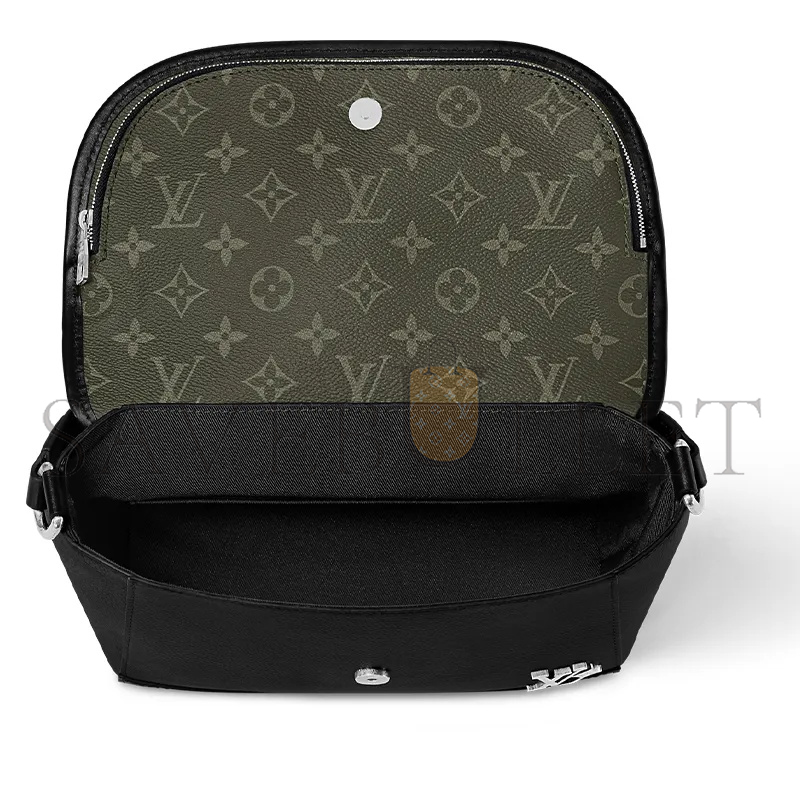 LOUIS VUITTON PULSE MESSENGER M12625 (26.6*17*11cm)