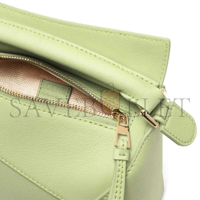 LOEWE MINI PUZZLE EDGE BAG IN CLASSIC CALFSKIN A510P88X26-3916 (18*12.5*8cm)