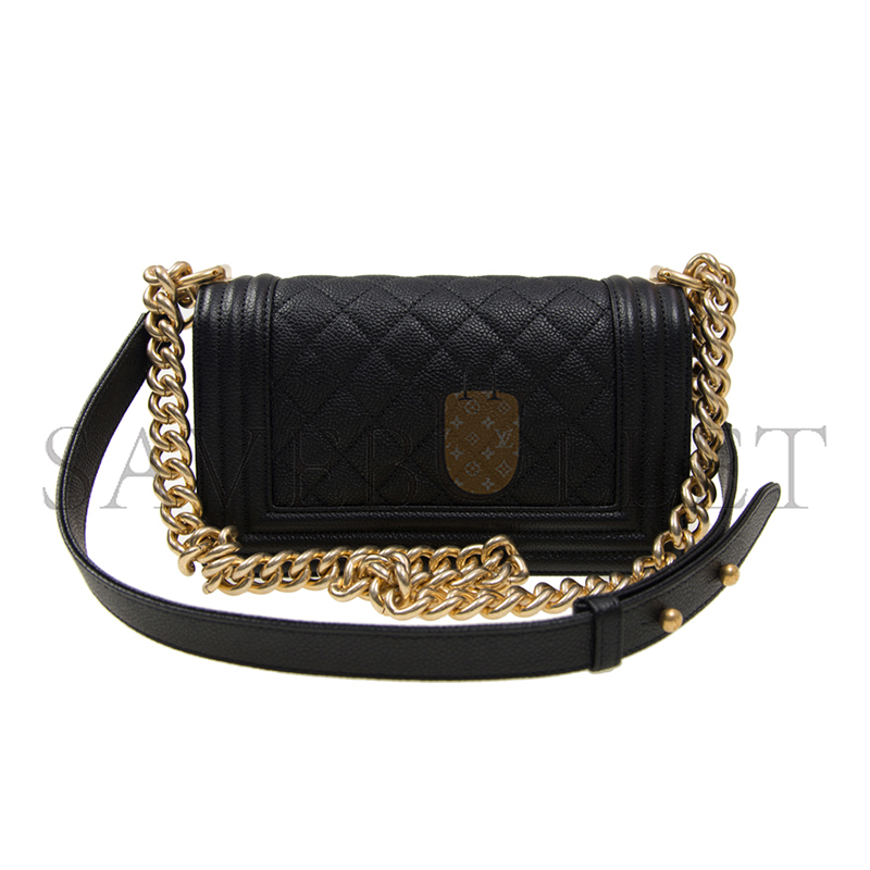 CHANEL MASTER CAVIAR QUILTED SMALL BOY FLAP A67085 (20*12*8cm)
