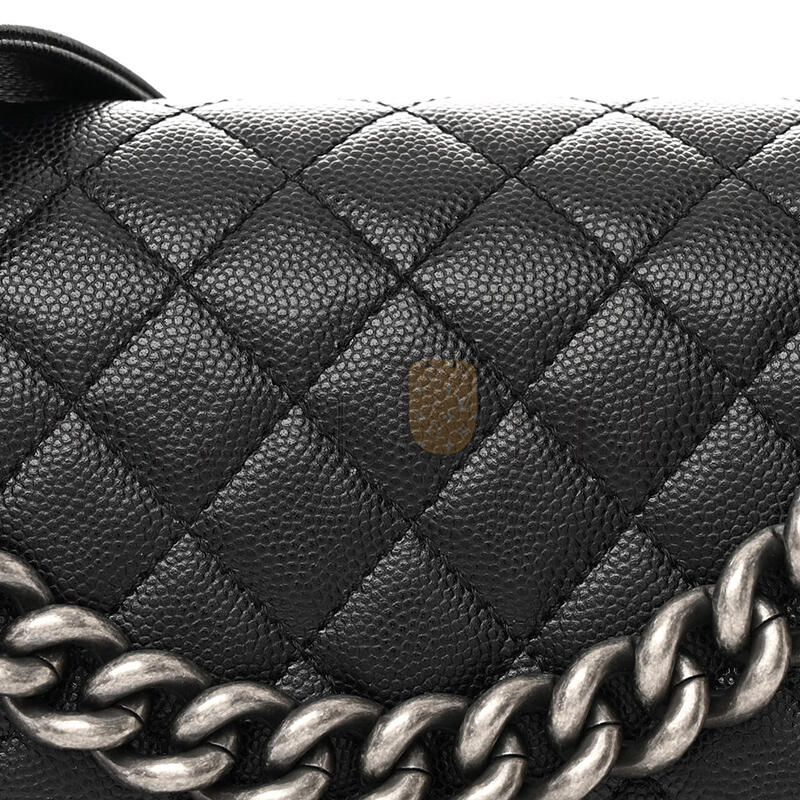 CHANEL MASTER CAVIAR QUILTED MEDIUM BOY FLAP A67086 (25*15*9cm)