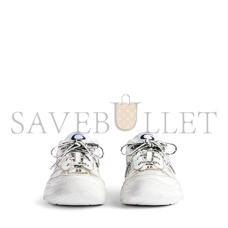 BALENCIAGA HAMPTONS MEDIUM WORN-OUT SNEAKER IN WHITE 841763WCURS9000