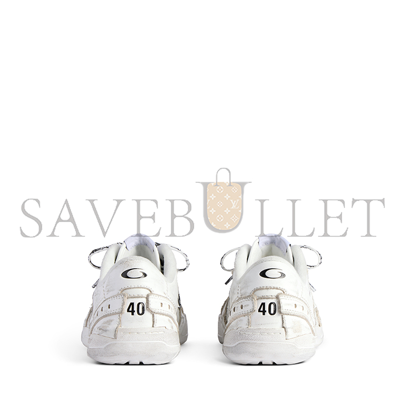 BALENCIAGA HAMPTONS MEDIUM WORN-OUT SNEAKER IN WHITE 841763WCURS9000