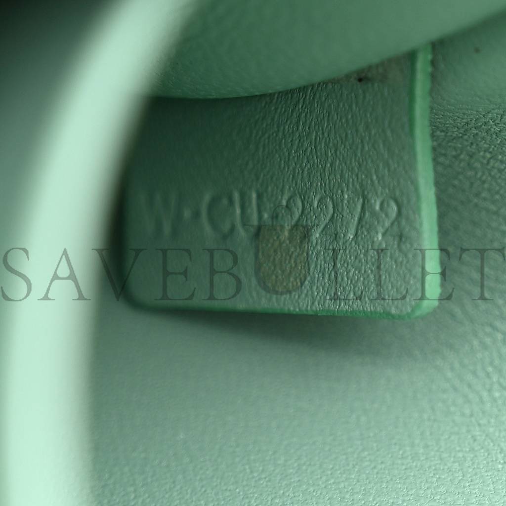 CELINE SHINY CALFSKIN TRIOMPHE SHOULDER BAG CELADON (20*12*4cm)