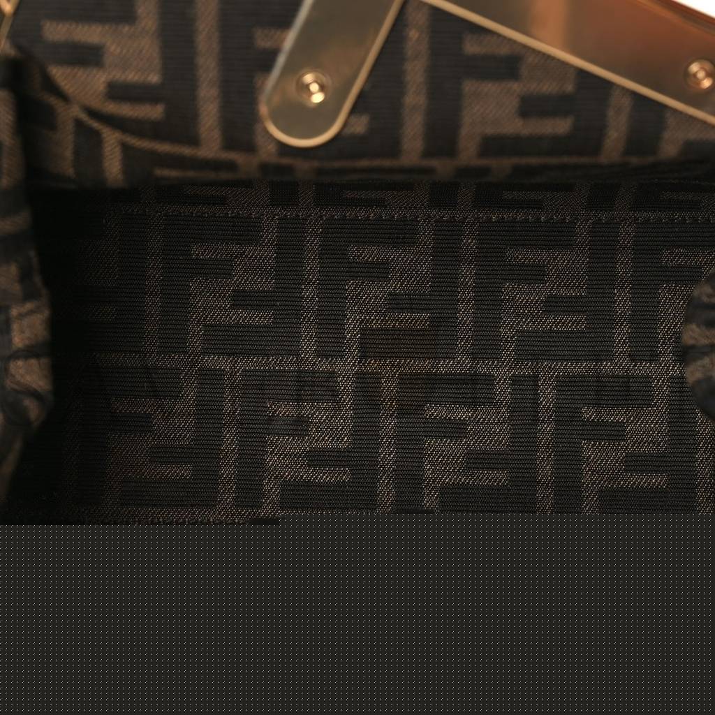 FENDI SHINY NAPPA SMALL FENDI FIRST POUDRE (26*18*9.5cm)