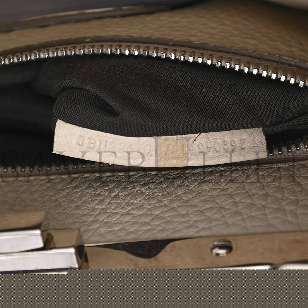 FENDI CUOIO ROMANO SELLERIA BI-COLOR MEDIUM PEEKABOO ICONIC SATCHEL ASFALTO LATTE (34*25*10cm)
