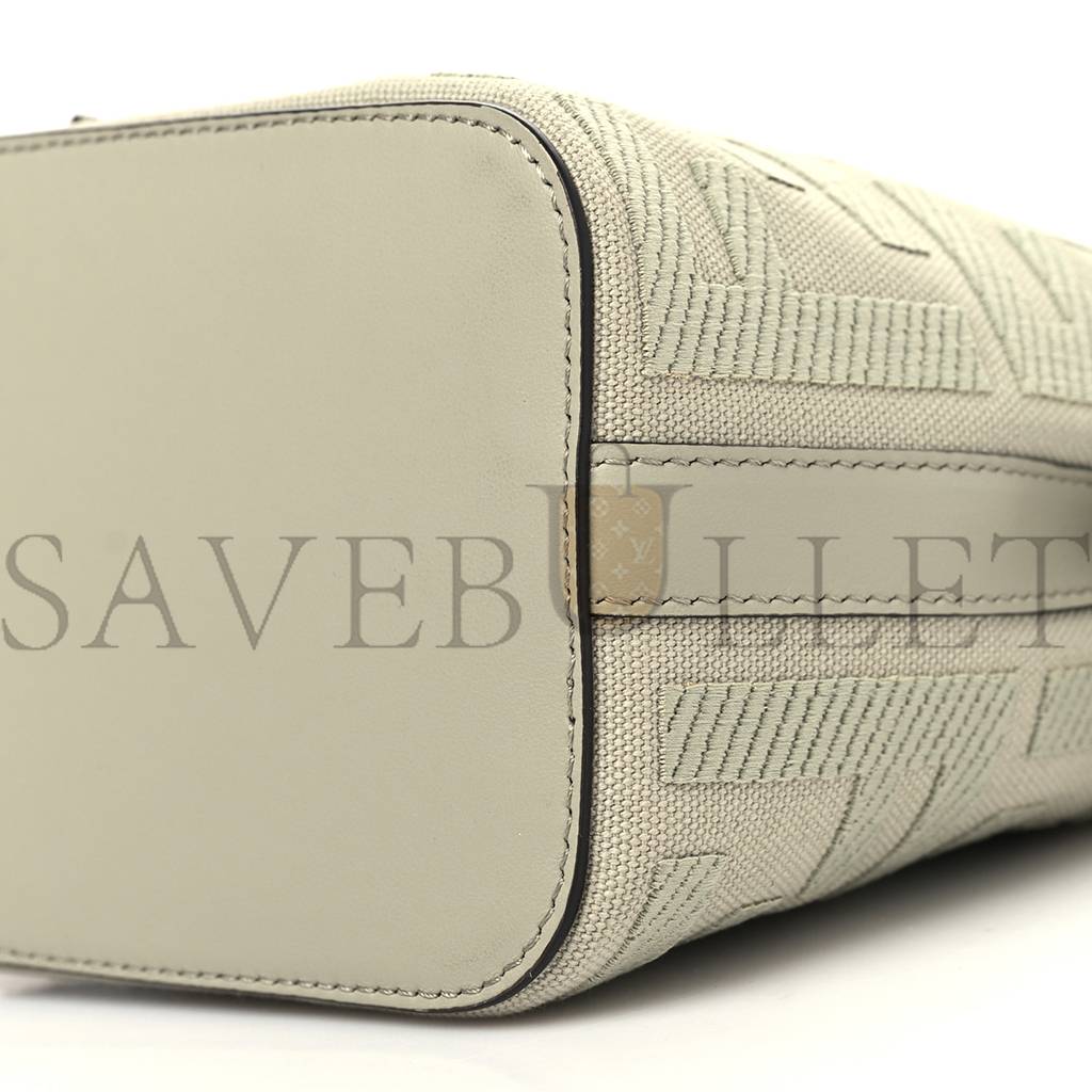 FENDI CANVAS VITELLO GRACE F IS FENDI FF EMBROIDERED MINI MON TRESOR BUCKET BAG LIGHT GREEN (18*12*10cm)