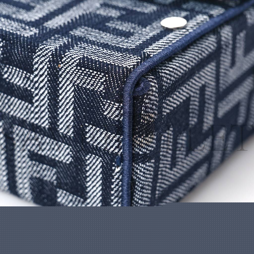 FENDI FABRIC JACQUARD REACTIVE JEAN DENIM VITELLO COVER FF BAGUETTE SOFT TRUNK BLUE BLACK (21*12*6cm)